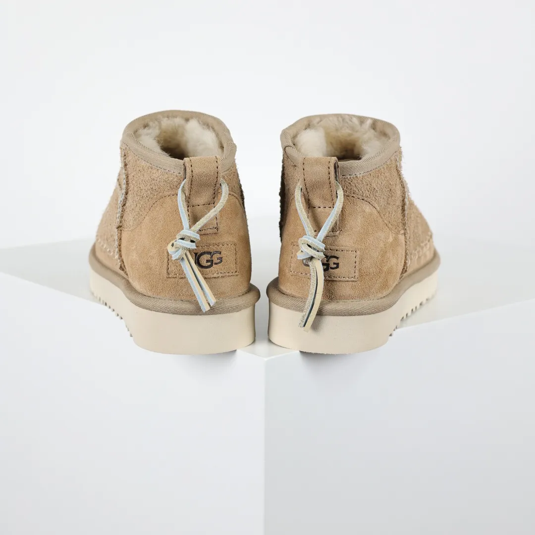 Copywriting price 💰600 The core recommendation is good price. The platform’s foreign trade is exclusively for UGG women’s snow boots 1171538. Produced by the ten-year-old brand shoemaking factory production line. Pay attention to every detail. Longfeng A-grade genuine sheep fur is integrated. It is built in full compliance with the ZP process. Size: 35 36 37 38 39 40